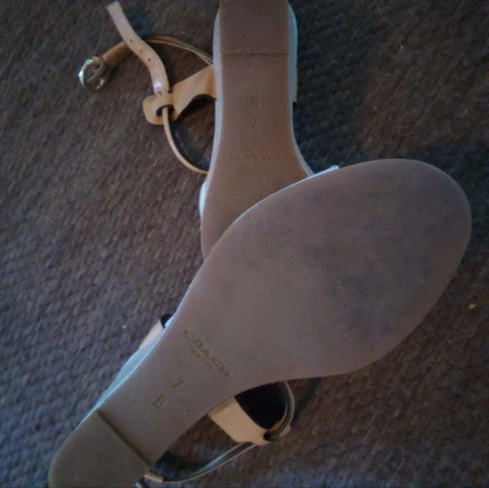 Coach wedge never worn. Size 7B Some inside peeling - Picture 3 of 7